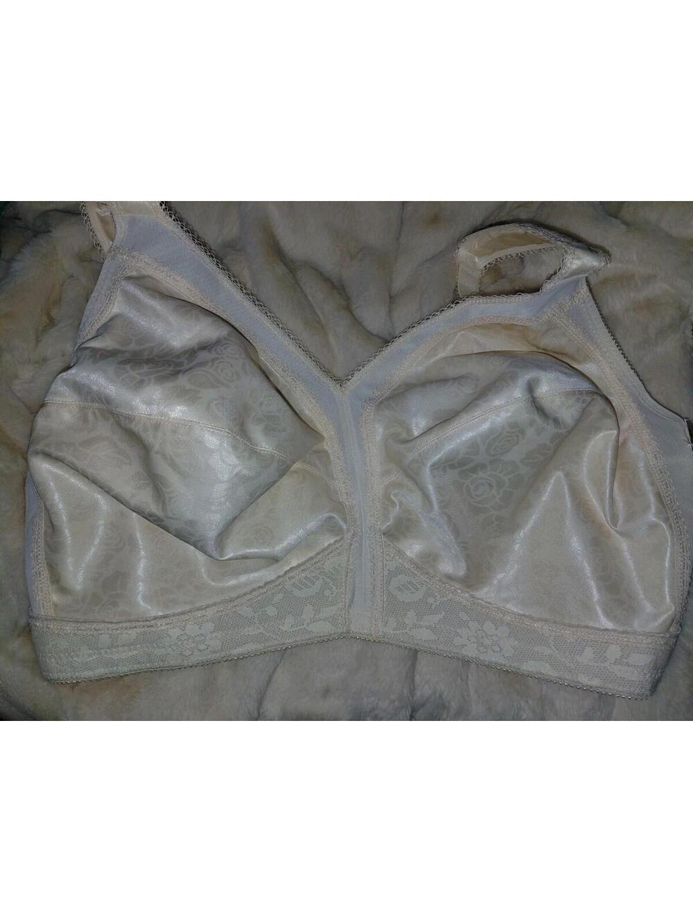Playtext 18 hour bra 42G padded straps